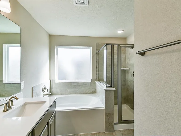 10215 Alder Ridge Dr — Photo 32