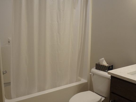 4th image of 205 S Sherman St #205
