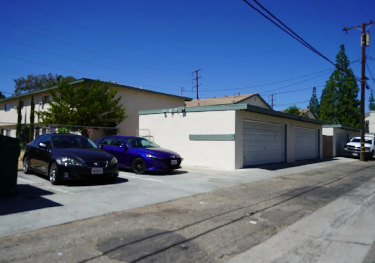 River Road Apartments — Photo 2