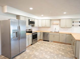 1140 W Cecil St #1140, Neenah, WI 54956
