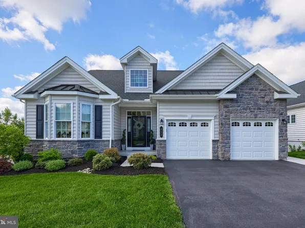 403 Valor Dr, Lititz, PA 17543