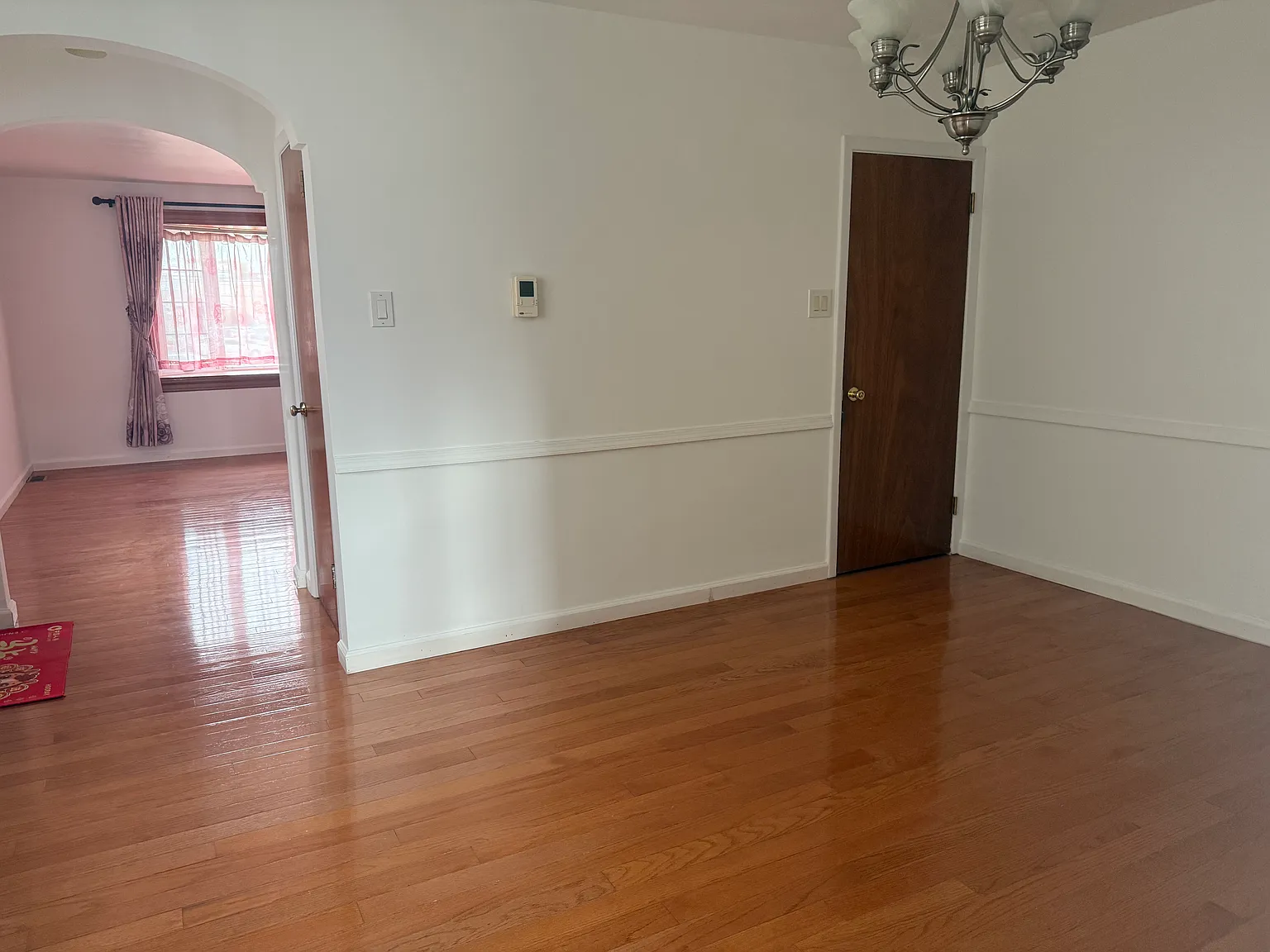 3 bed, 1.5 bath, 1320 sqft, $2,200 — Photo 4