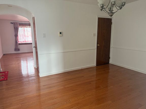 4th image of 2022 Glendale Ave