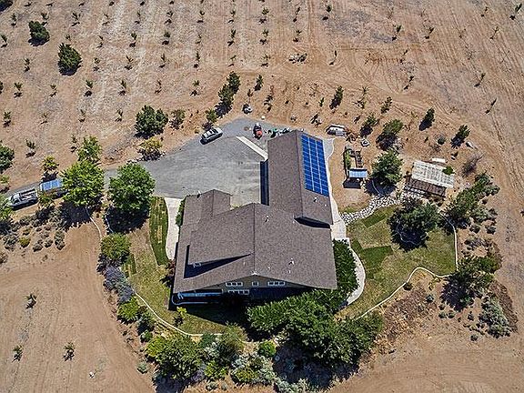 3rd image of 419 Alamosa Dr