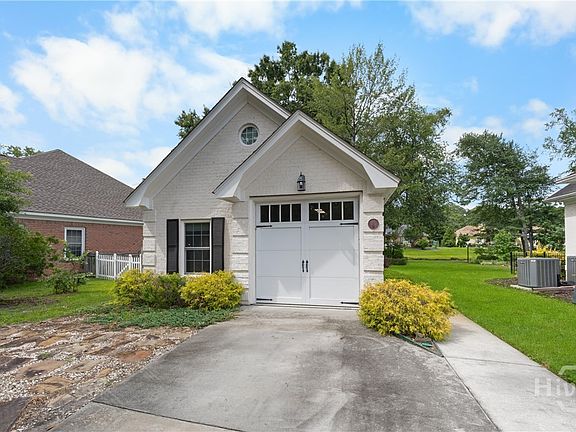 5th image of 8 Baymeadow Lane
