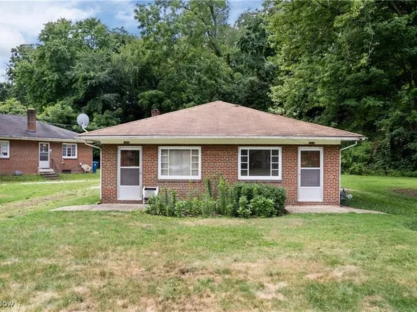 594 Shook St, Akron, OH 44319