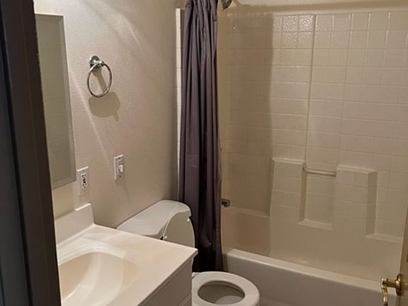 3rd image of 319 2nd St NE APT 4