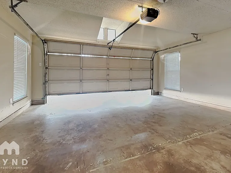 8704 Tigris Trl — Photo 19