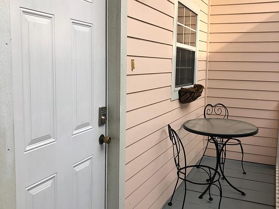 3rd image of 3119 Magazine St #A