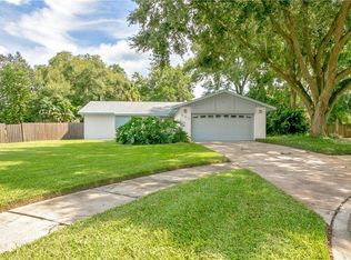 903 Tranquiview Ln, Valrico, FL 33594