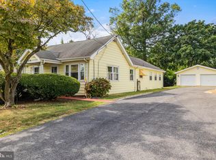 1228 Old Cooches Bridge Rd, Newark, DE 19713