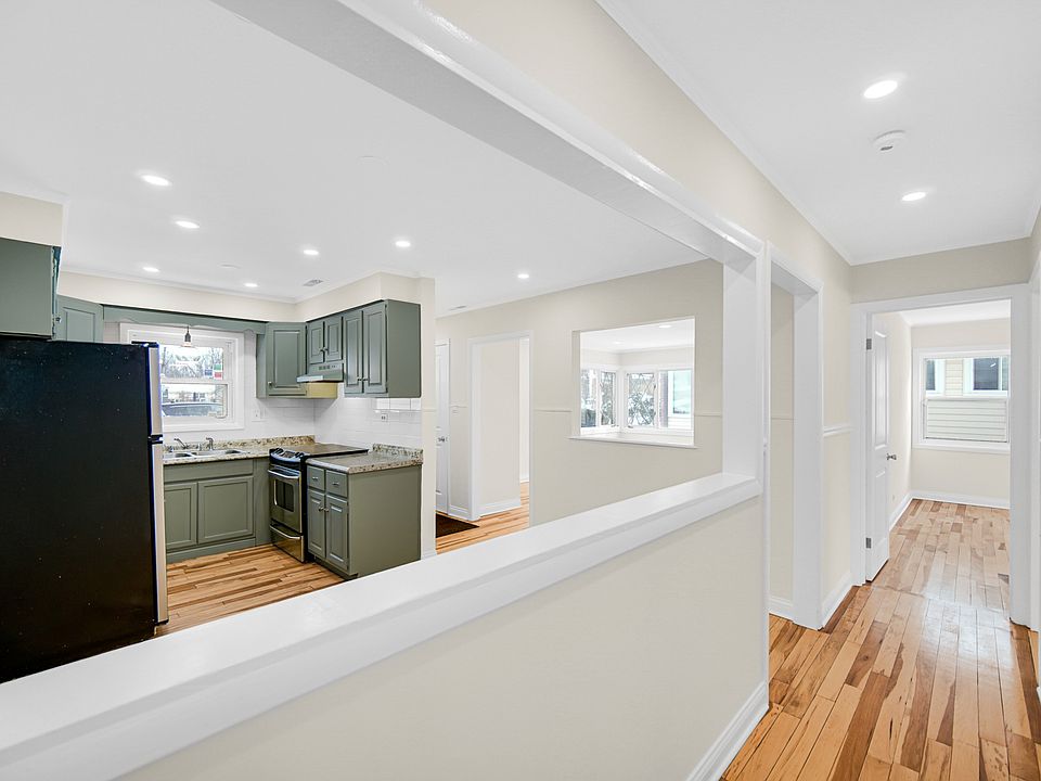3127 Woodworth Pl, Hazel Crest, IL 60429 | Zillow