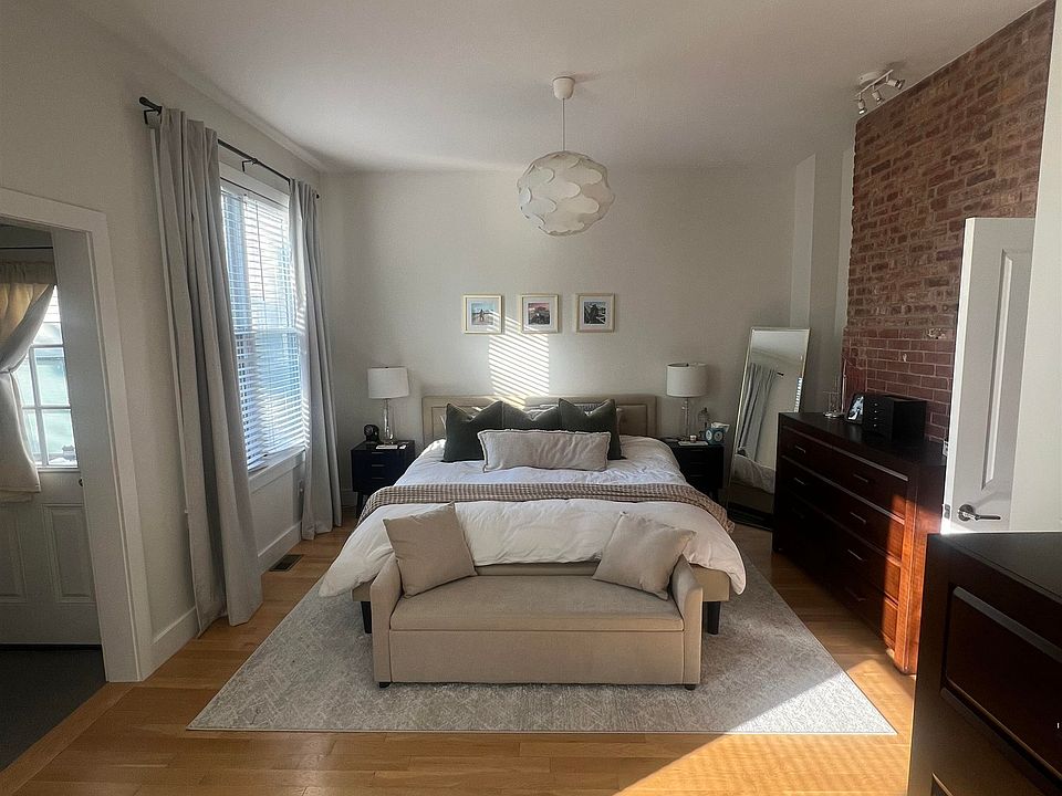 1st image of 146 Hancock Ave #1