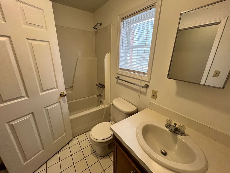 2323 Stark St #A — Photo 11