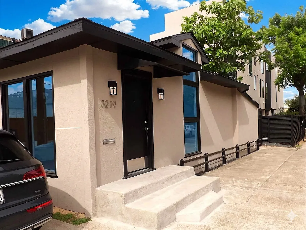 2 bed, 1.5 bath, 1054 sqft, $3,300 — Photo 2