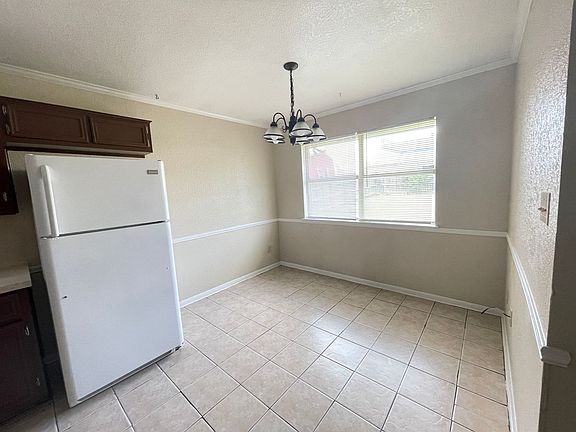 5th image of 4405 Derik Dr