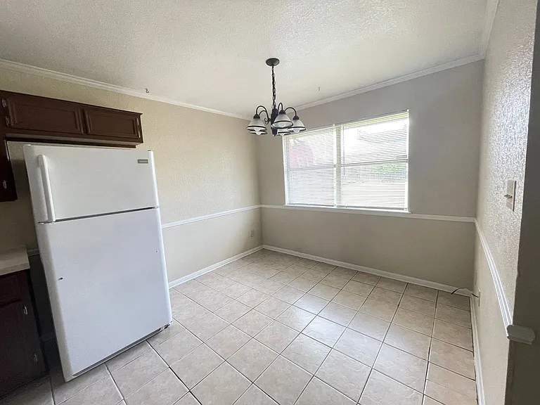 4405 Derik Dr — Photo 4