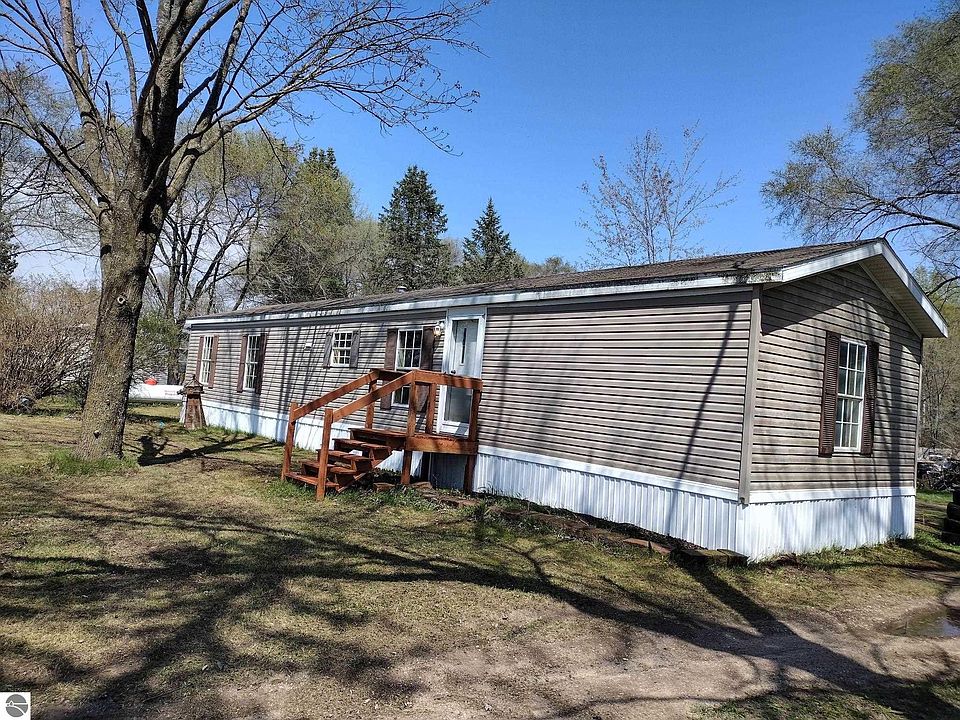 6542 N Geneva Rd, Coleman, MI 48618 Zillow