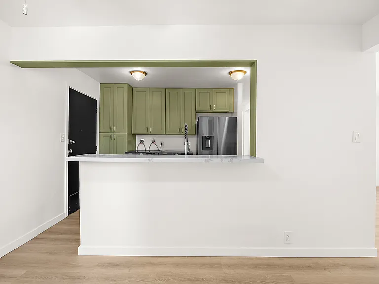 2241 1/2 Riverdale Ave #1 — Photo 9
