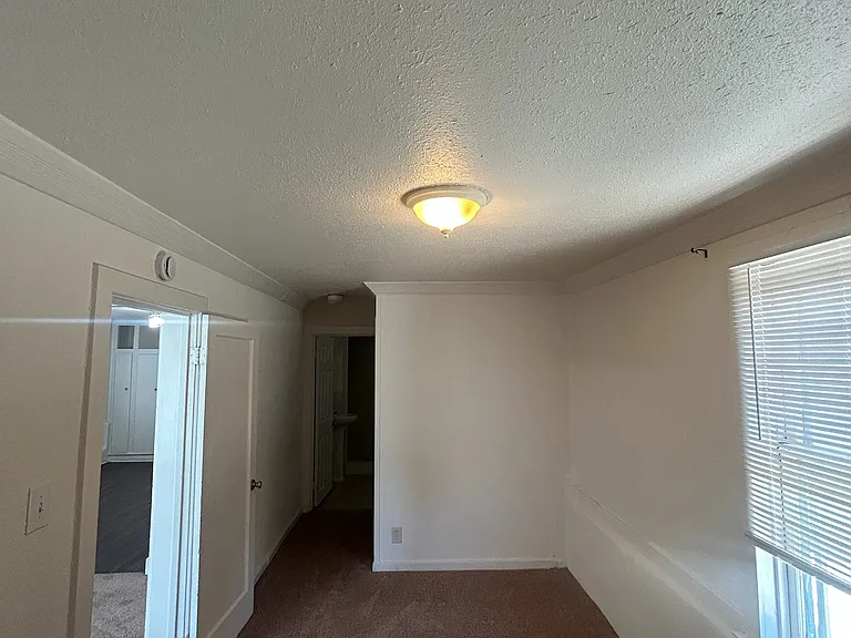 326 Capitol St #B — Photo 8