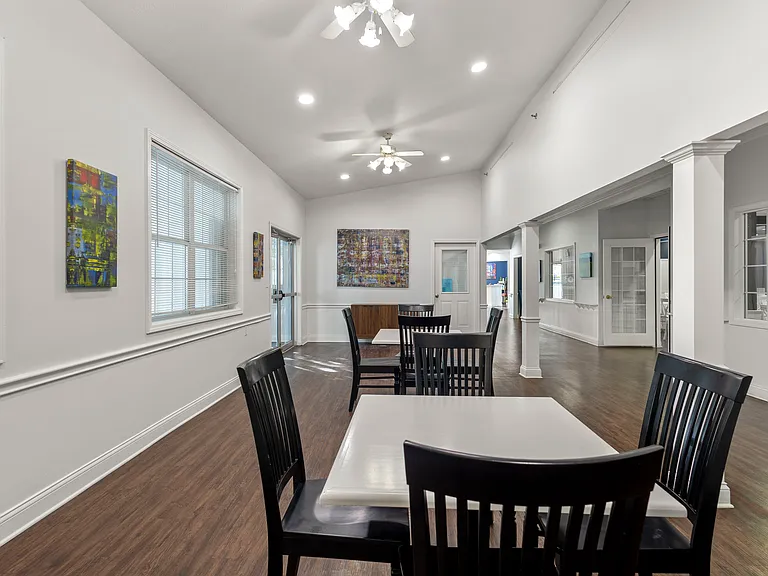 Serenity Manor Indianapolis — Photo 11