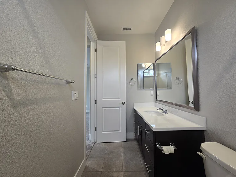 1429 Brody Bird Ln — Photo 31