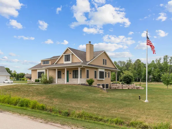 W5930 Autumn Hills Pkwy, Appleton, WI 54913