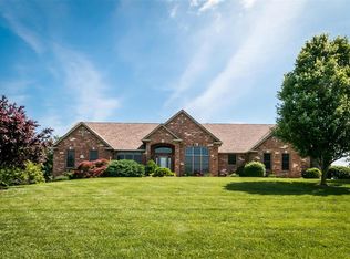 5229 Wild Oak Ln, Smithton, IL 62285