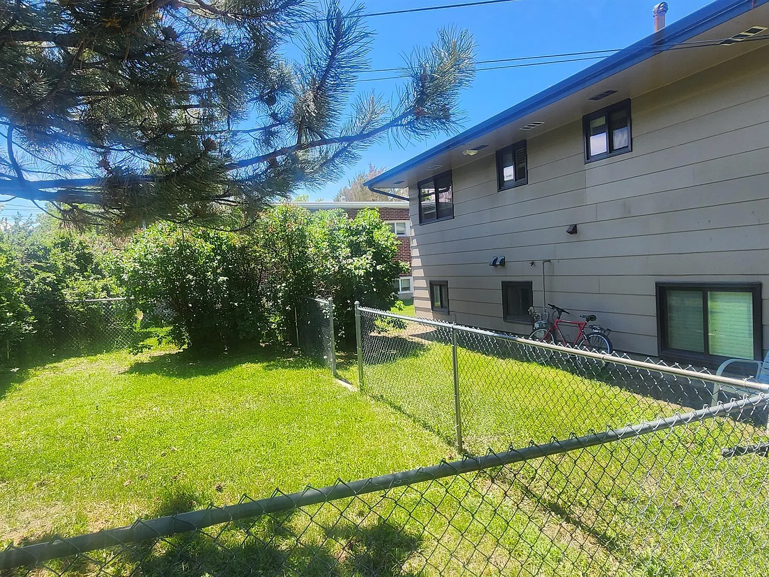 618 South 11th Avenue - B — Photo 3