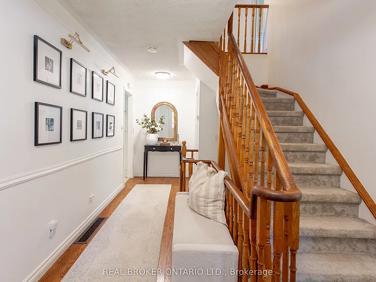 1880 Glen Oak Ln — Photo 3