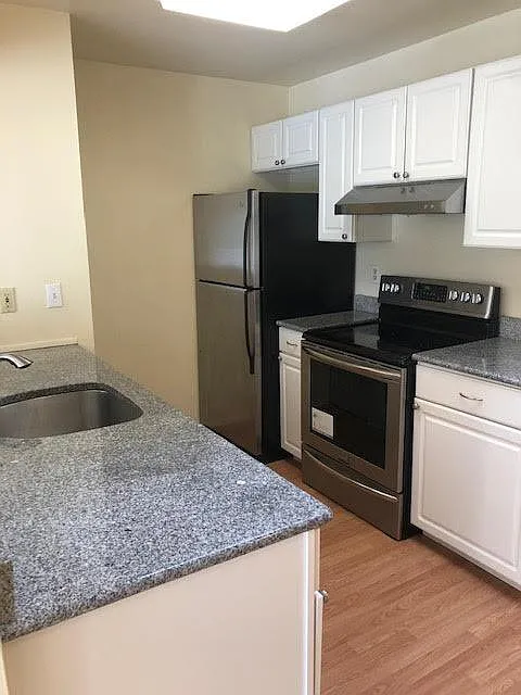 2 bed, $3,500 — Photo 2