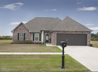 5017 Heritage Dr, Maurice, LA 70555