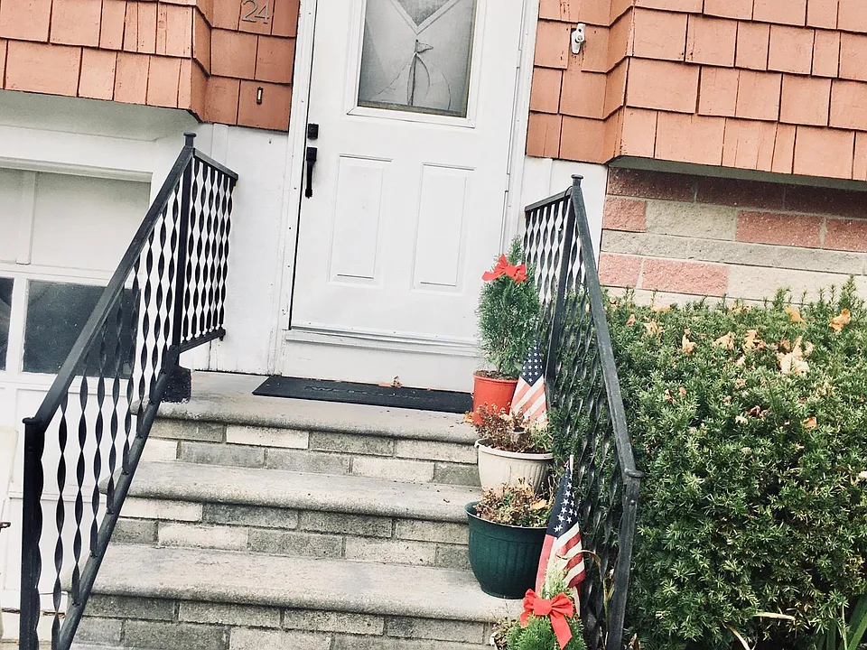 24 Continental Dr