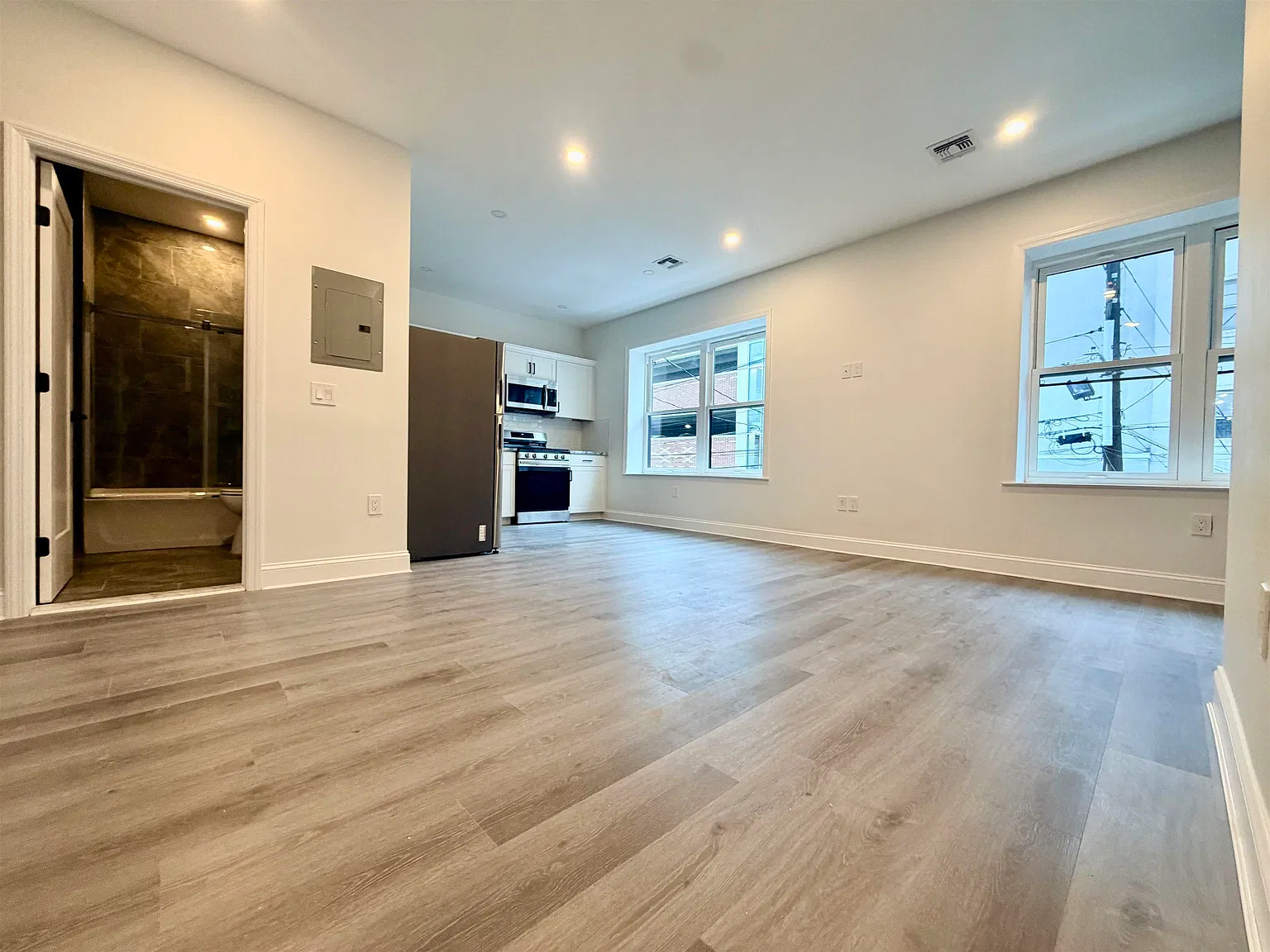 2 bed, 1.0 bath, 900 sqft, $2,550 — Photo 4