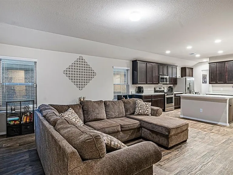 518 Poppy Field Ct — Photo 12