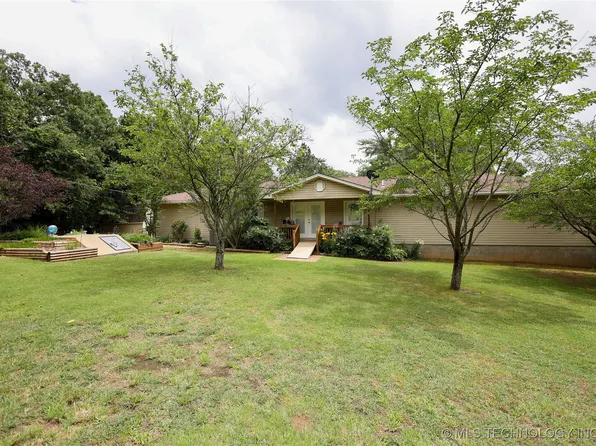 2453 Sioux Dr, Sulphur, OK 73086