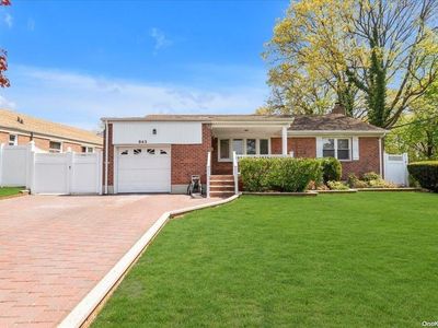 843 Niagara Street, Elmont, NY, 11003