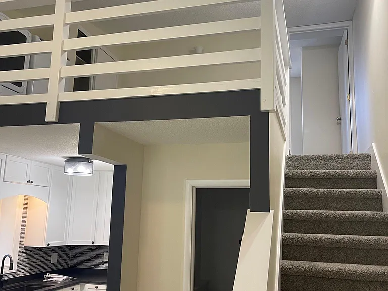 32 W Washington St #8 — Photo 3