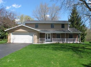 21800 Gareth Ln, Brookfield, WI 53045