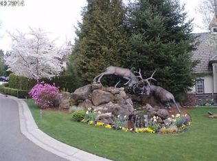 555 Springtree Ln, West Linn, OR 97068