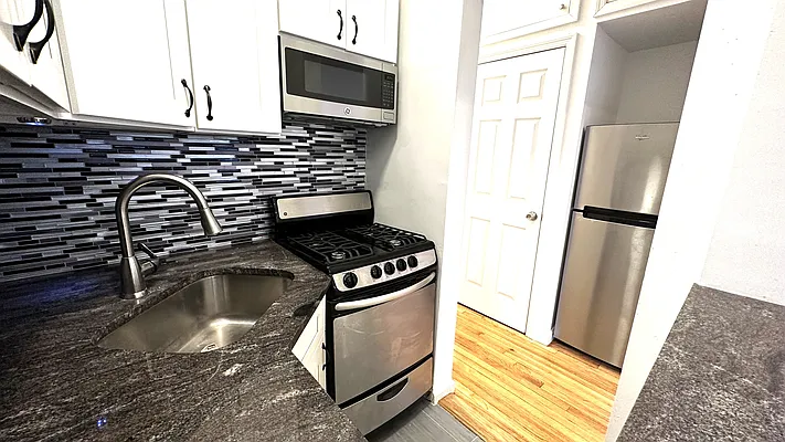 Rented by HOLTON REAL ESTATE INC. | media 16