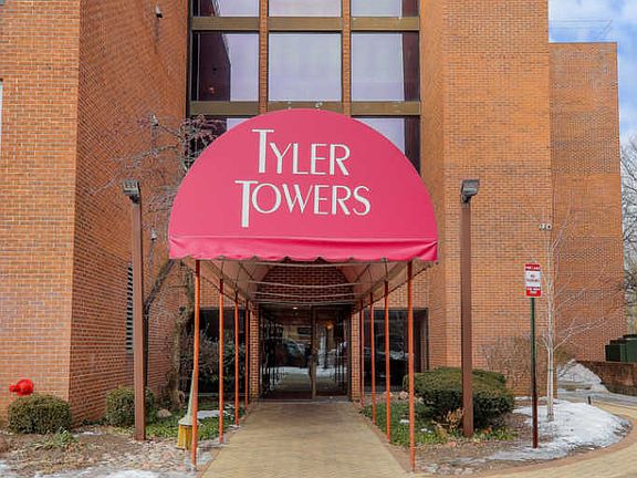 2nd image of 1450 Plymouth Ln APT 508