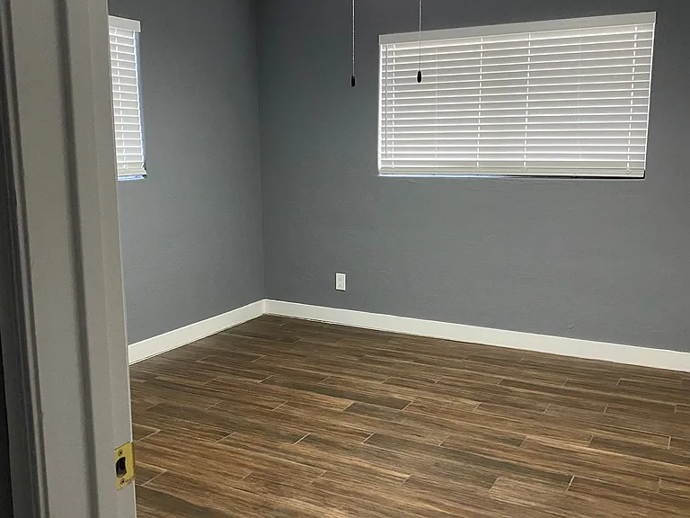 2824 W Montebello Ave — Photo 9
