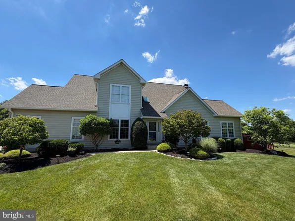 165 Birkdale Dr, Blue Bell, PA 19422