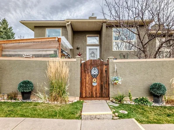 29 E Poplar Ave #13, Okotoks, AB T1S 1Z5