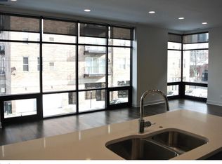 832 W Erie St #4, Chicago, IL 60642