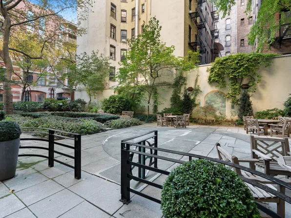 235 East 22nd Street image 17 of 19