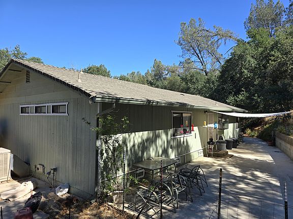 19481 Rambling Oak Dr, Redding, CA 96003 | MLS #24-2965 | Zillow