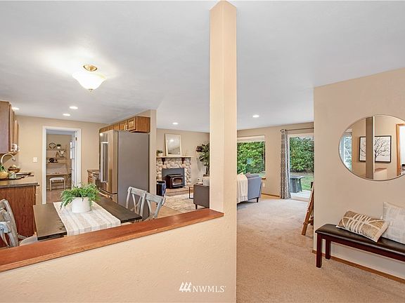 4th image of 1712 Prospect Ave NE