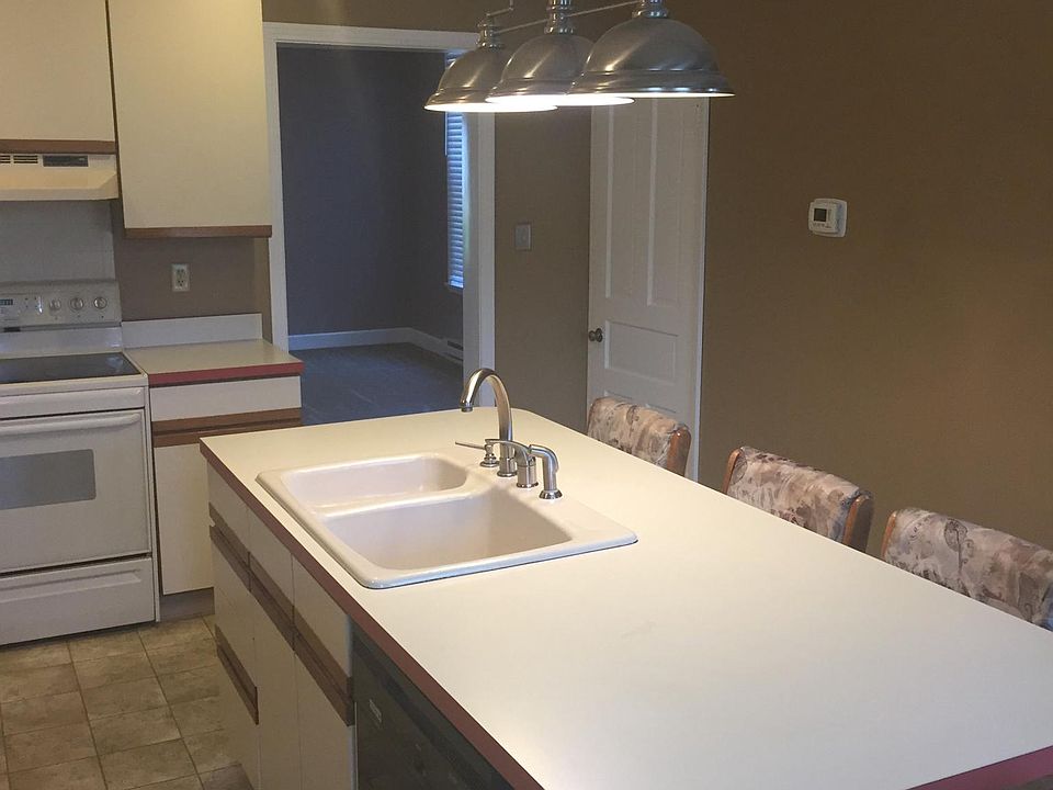 Kitchen - looking into Diningroom